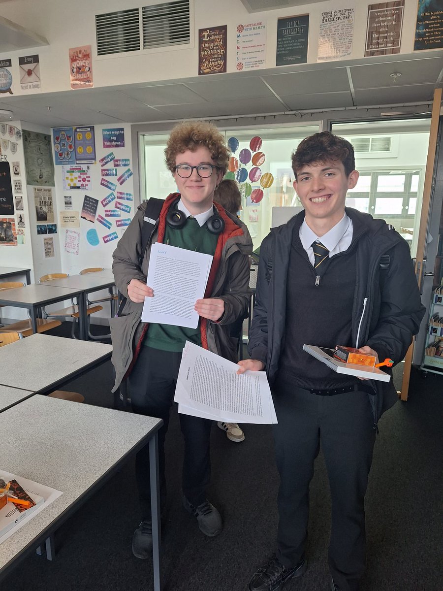 DHSFifeEnglish's tweet photo. Some of our wonderful winners collecting their prizes for the scary story writing competition! ✍🏼 https://t.co/6n6tFPjUK6