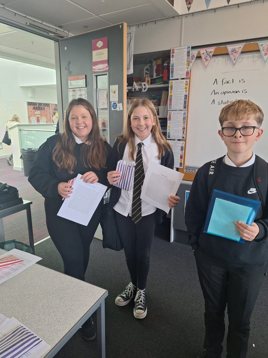 DHSFifeEnglish's tweet photo. Some of our wonderful winners collecting their prizes for the scary story writing competition! ✍🏼 https://t.co/6n6tFPjUK6