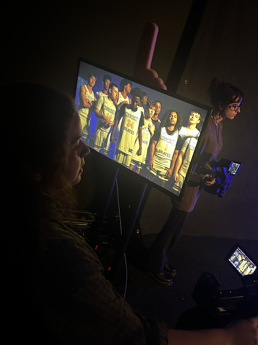 Community HS Basketball tweet media