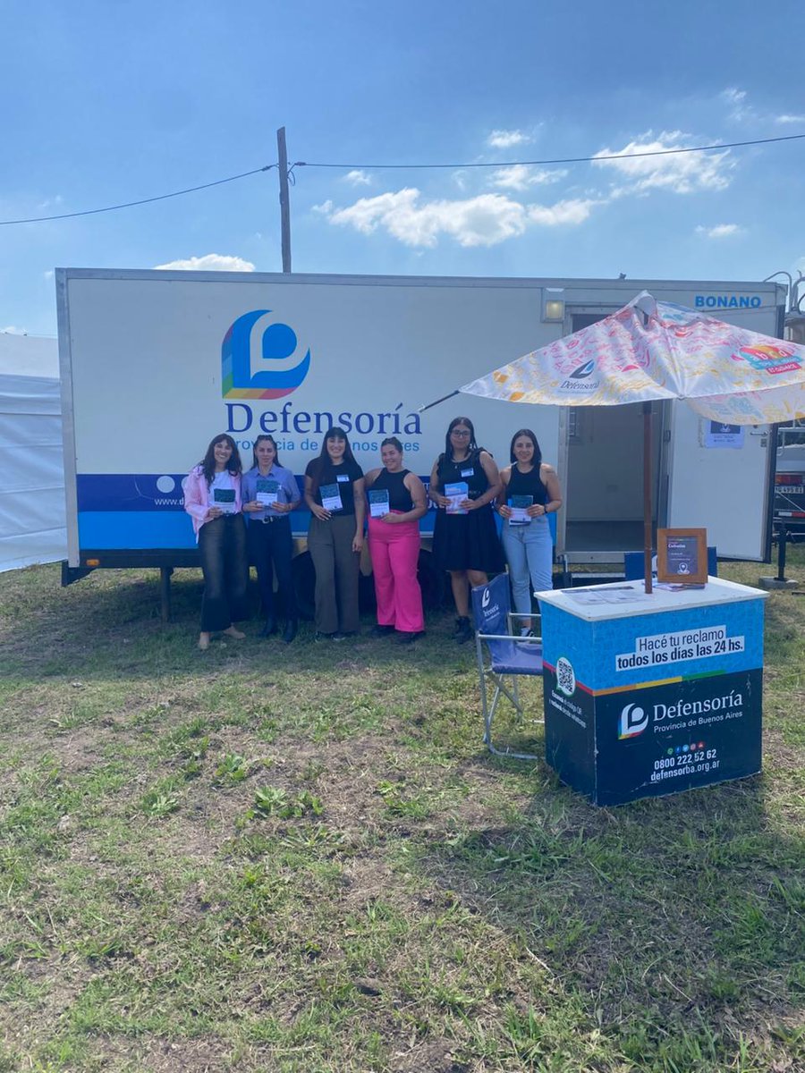 carorasquetti's tweet photo. Finalizamos otra ExpoCañuelas y Fiesta del Dulce de leche 🍯 desde la @defensoriaPBA
👏Muchas gracias @marisafassi por brindarnos la posibilidad de difundir nuestro trabajo en la gran fiesta popular de la región 🙂💙
@GLorenzino 
@SantarelliFede
@danileguizamonb 
@MuniCanuelas https://t.co/FF8CQpFrnL