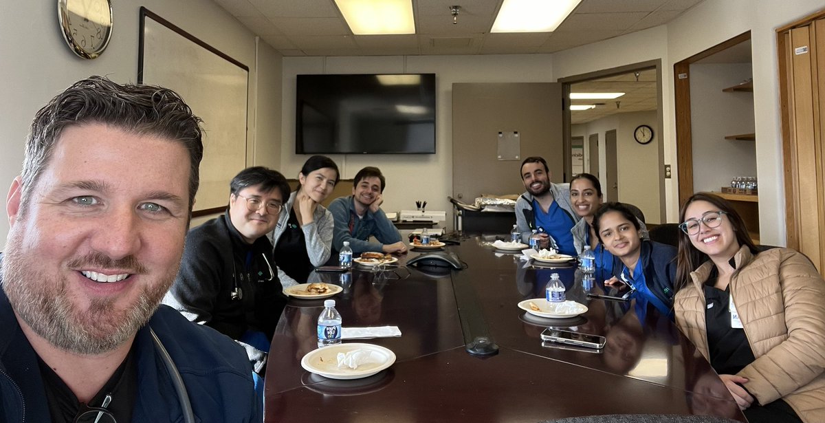 Much needed 24hr recharge🔋with former🌟resident <a href="/DeannaHuffmanDO/">Deanna Huffman</a> hopefully back post fellowship soon🤞🏻, connecting with some of our amazing PGY3s over Milanos, and a fun belated Diwali celebration! 🎉✨ #ResidencyLife #MedTwitter #IMFamily #Diwali <a href="/AHNIMres/">AHNIMres</a> #TaggedTheFirst10