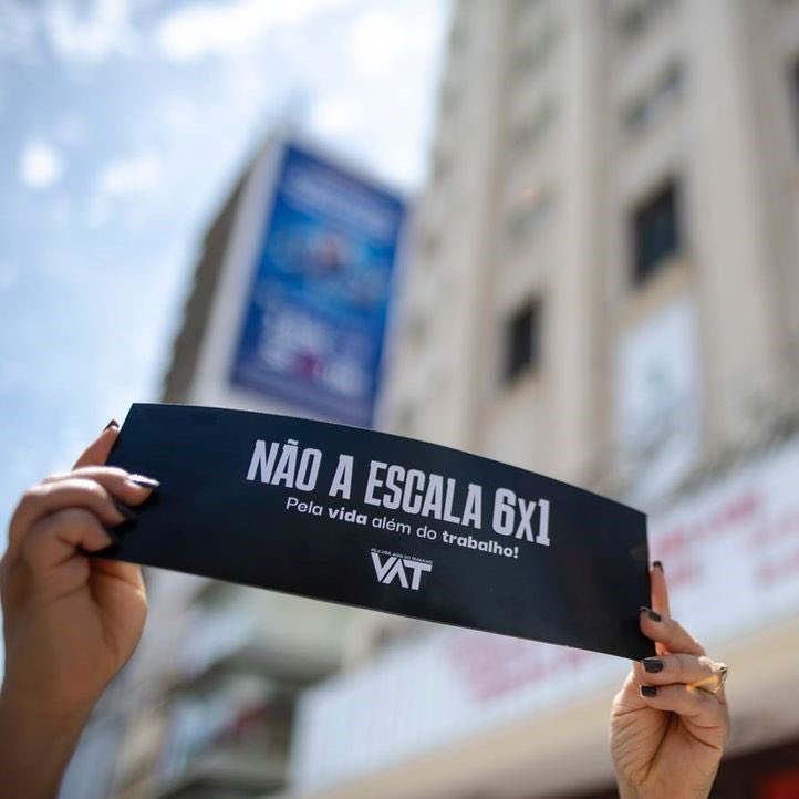 updatecultura's tweet photo. Léo Pico diz novamente ser CONTRA o fim da escala 6x1:

“Reduzir 44 horas pra 36 horas, a gente tem que entender a realidade do empresário brasileiro… No fim quem seria prejudicado é o povo.” https://t.co/M2l1jEjBpZ