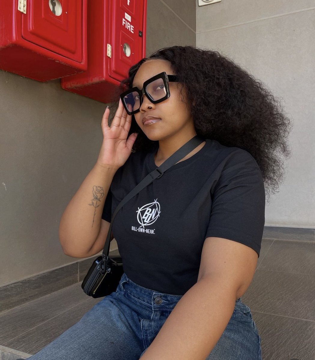 BillionaireOrig's tweet photo. Keeping it cool and cropped🕶️🖤

Brand: @billionaire_originals_clothing 
Model: @_refiloe_manoto 
Creative team: @realpeeshady &amp; @hydro.drip 
📸: @hydro.drip &amp; @realpeeshady https://t.co/74edg03uEC