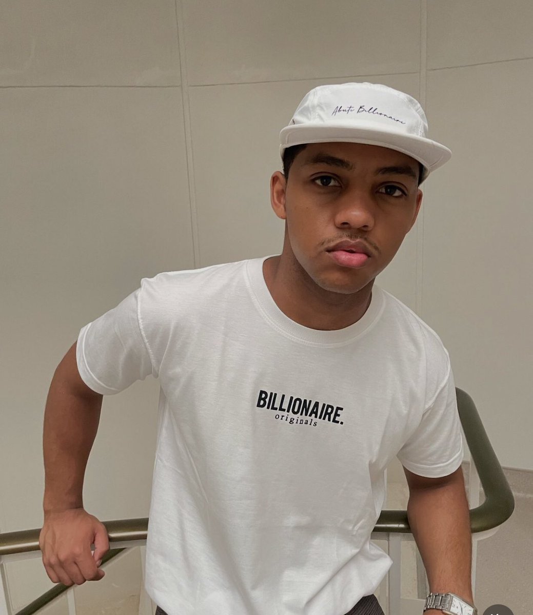BillionaireOrig's tweet photo. Billionaire Originals🤍

Brand: @billionaire_originals_clothing 
Model: @jevenon 
Creative team: @hydro.drip &amp; @realpeeshady 
📸: @hydro.drip https://t.co/PVizr6PffC