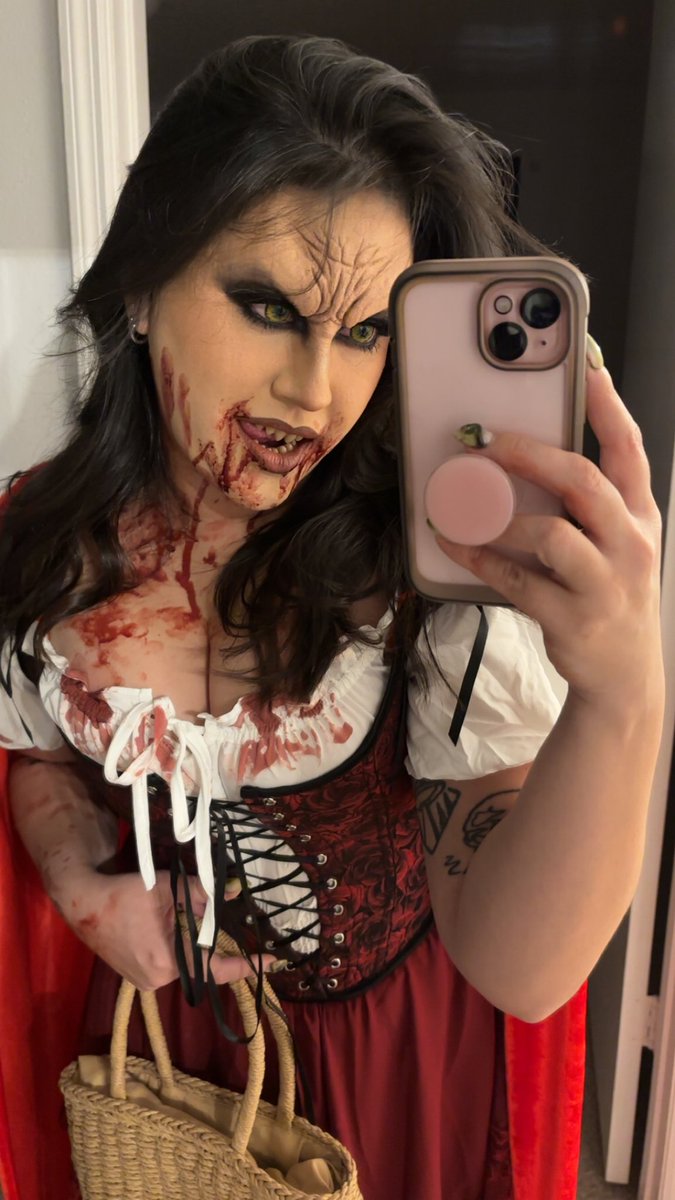 xfafi's tweet image. last night’s wrap party lewk 🎃