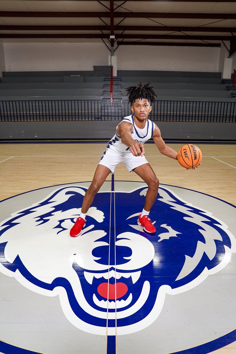 Zachportwood_21's tweet photo. The wait is over… Time to make this last Ride a good one!!!#DefendTheDen❤️💙🐺 https://t.co/VzHXqtq005