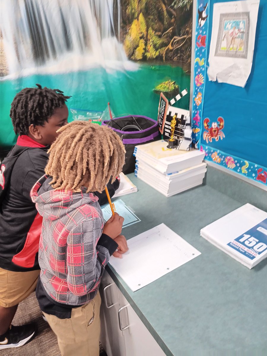 Lisa Warren tweet media