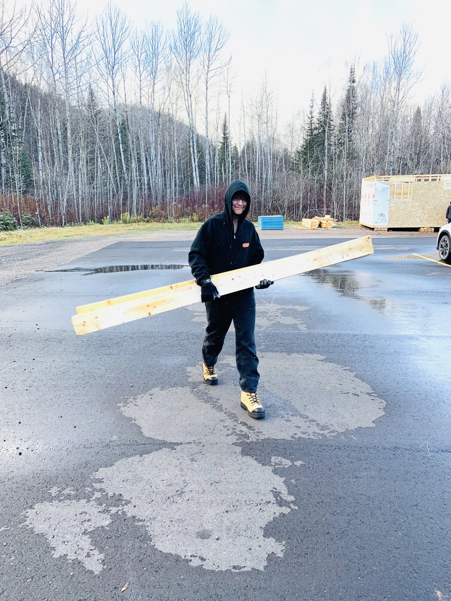 LisaMactbay's tweet photo. Despite the colder temperatures, our incredible student house builders continue making amazing progress! Their dedication and effort are truly inspiring. #Indigenousskilledtradestrainingprogram @SGDSBoard @MatawaFNM #Housingsolutions #HandsOnLearning #ResilientBuilders https://t.co/0ujfEw3MRj