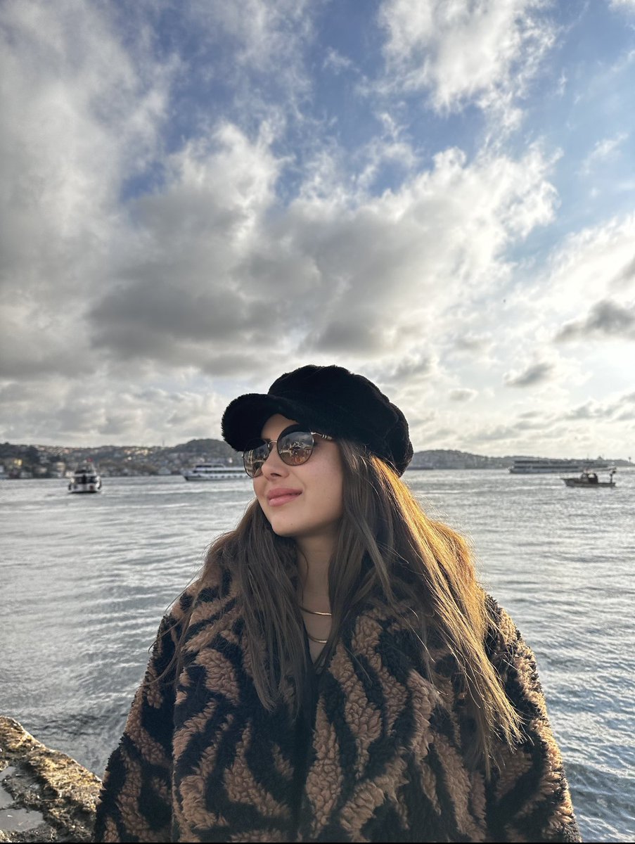 SultanMazalu's tweet photo. İstanbul..
Her yıl seni yaşamam gerekiyor. https://t.co/sCOjiE42fw
