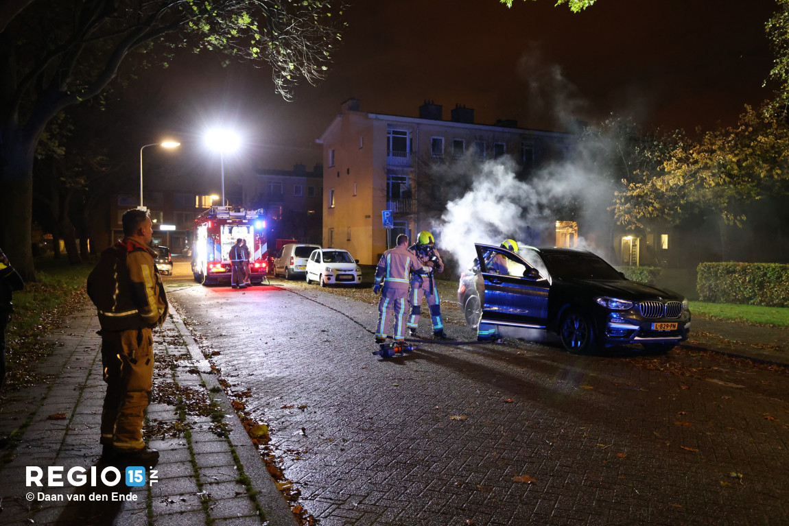 Auto in brand gestoken op Assumburgweg in Den Haag