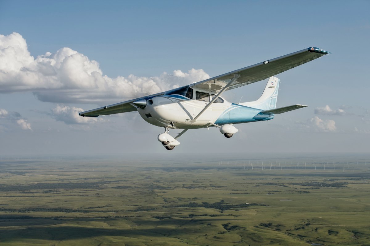 Collect moments, not miles ✨

#FlyCessna #cessna #skylane #pistons #aviation #avgeek  #pilot  #avgeek