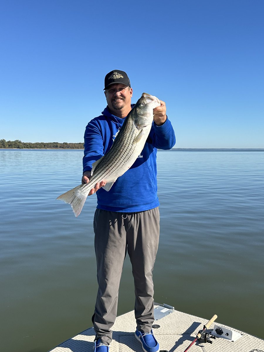 My little brother was happy for me but deep down he wanted to haul in this 10lber:) TPW!