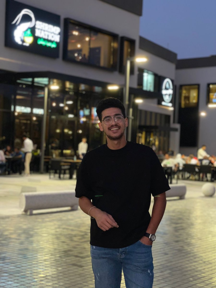 urfavme8aa's tweet photo. سأنساك إذا صفق مبتور الأيدي إعجاباً بصوت الابكم..🖤 https://t.co/0XrZG6U8wf