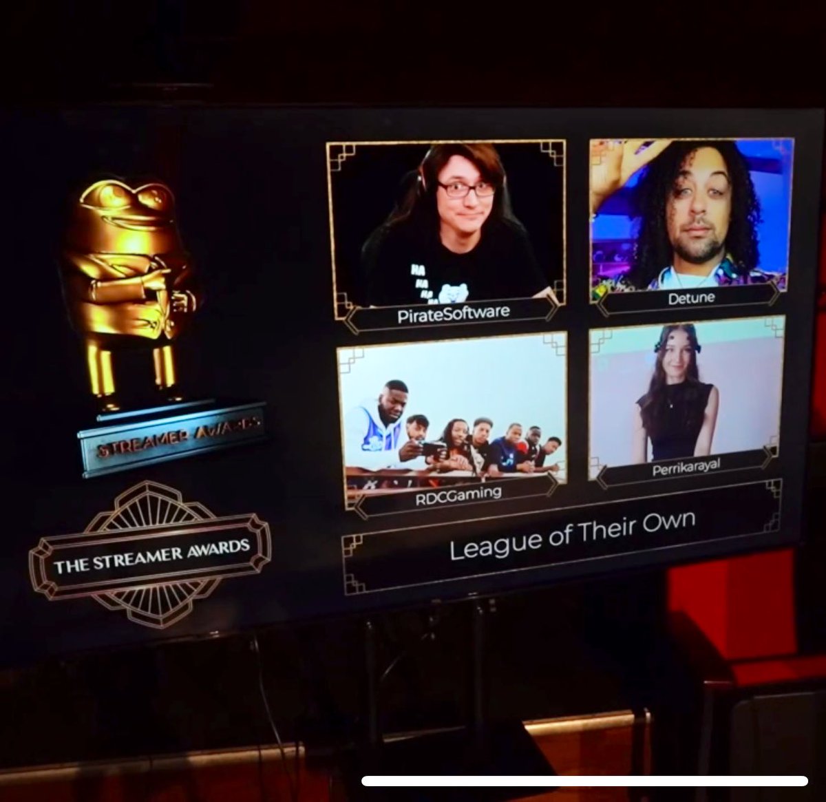 HOW IS THIS REAL???? THANK YOU ALL SO MUCH FOR NOMINATING ME FOR LEAGUE OF THEIR OWN AT THE STREAMER AWARDS 💜

To be nominated alongside literal groundbreaking legends too 😭