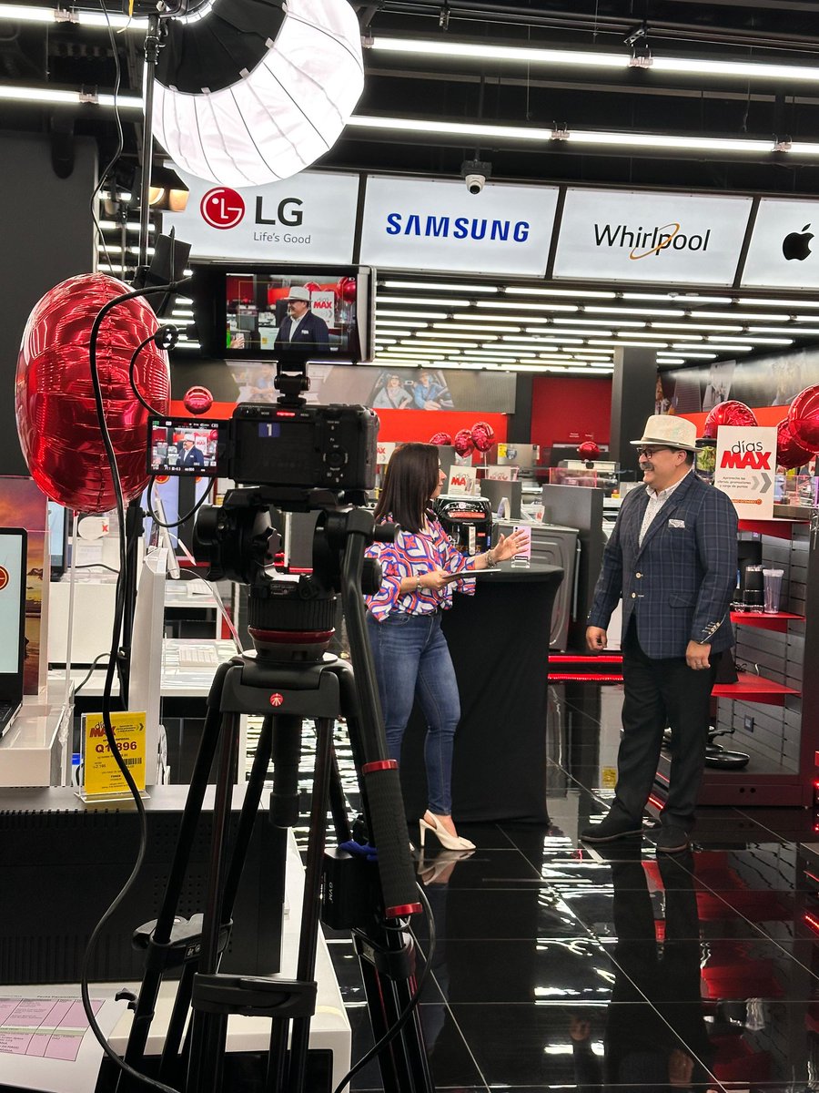 Trabajando con mucha alegría para Vida Max Tv.
