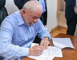 vinicios_betiol's tweet photo. IMPORTANTE: o Lula acabou de ZERAR IMPOSTO DE IMPORTAÇÃO para remédios usados no tratamento de câncer. Grande dia! https://t.co/Vf7EX3nf3h