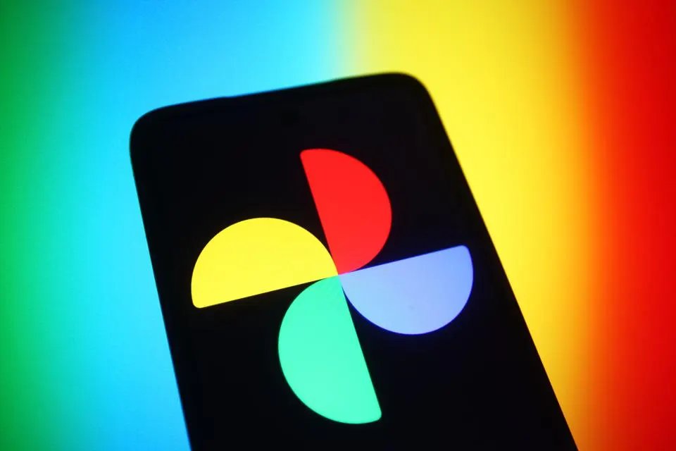 MartinsJoa_'s tweet photo. Diga adeus ao Photoshop.

O Google Photos acabou de incluir IA, e é excepcional.

Aqui estão 6 novos recursos do Google Photos que você precisa conhecer: https://t.co/huvzTABrWs