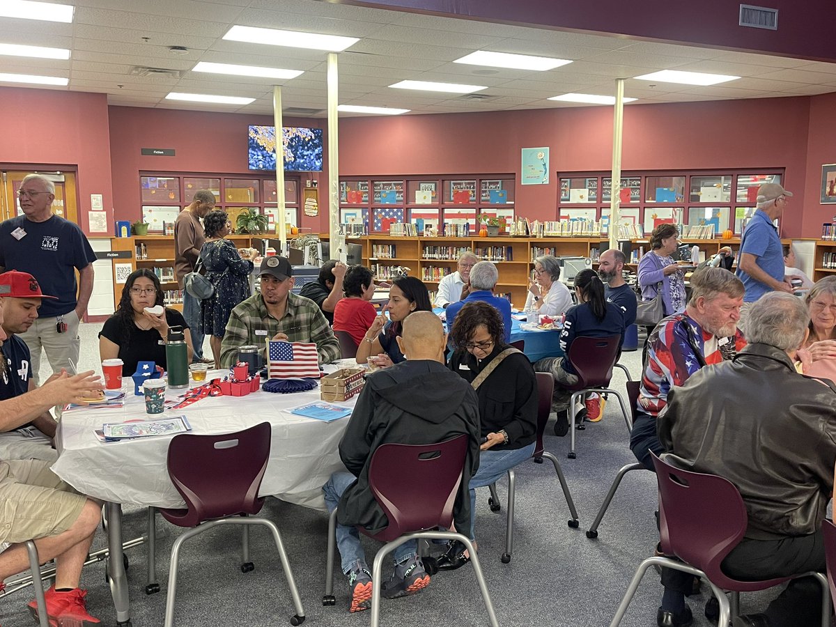 Happy Veterans Day to all the brave men and women who have served our country. <a href="/NISDCarson/">Carson Elementary</a> salutes you! 🇺🇸