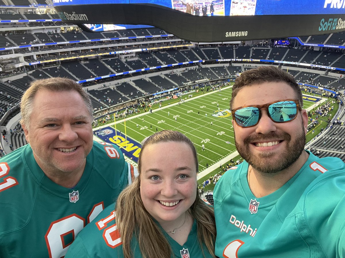 StonebackJoe's tweet image. #FinsUp  🐬 🐬