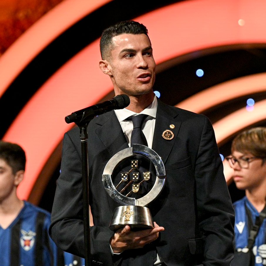🚨 CRISTIANO RONALDO:

"I can't wait to see what my legs have to offer me in the next few years.

If the 1000th goal comes, that's fine, but if it doesn't happen, I'm already the top scorer in history." 🥶🥶