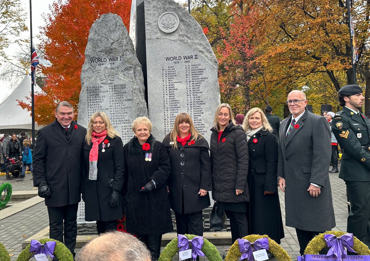 FraserCrew's tweet photo. 🌺Trustee Tiede and I represented the Board of Education at the #RemembranceDay2024 service at Kelowna City Park. We gather to honor the courage & sacrifice of those who served, may we all carry forward a commitment to peace & unity in their memory. #sd23 #sd23ed #sd23learns https://t.co/OuEIAZuq3j