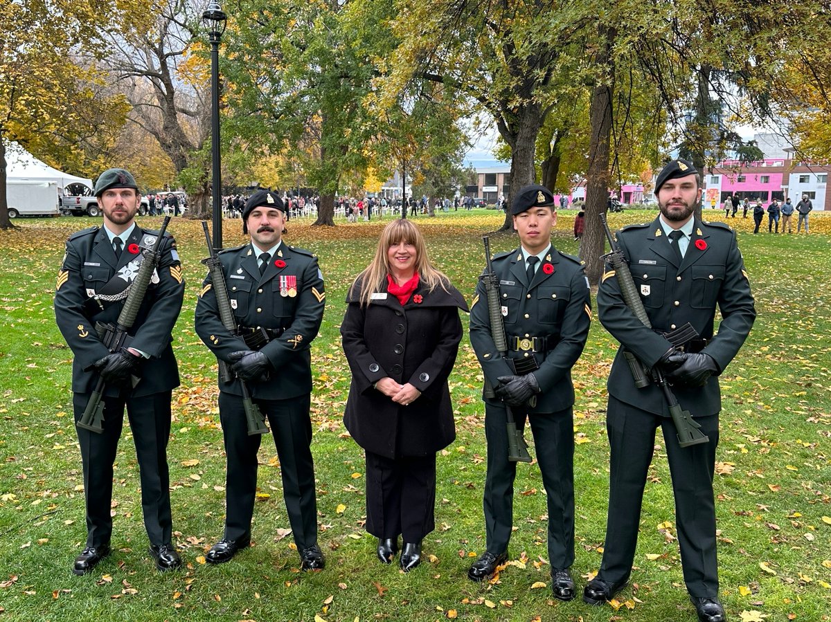 FraserCrew's tweet photo. 🌺Trustee Tiede and I represented the Board of Education at the #RemembranceDay2024 service at Kelowna City Park. We gather to honor the courage & sacrifice of those who served, may we all carry forward a commitment to peace & unity in their memory. #sd23 #sd23ed #sd23learns https://t.co/OuEIAZuq3j