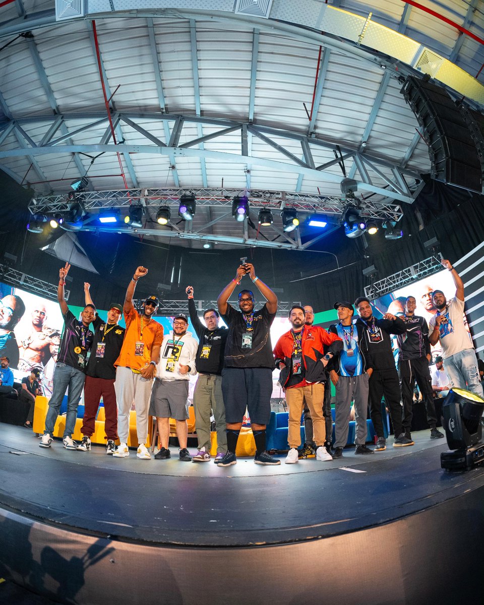 🥇🥈🥉The battle is over and we have our BLINK RESPAWN MORTAL KOMBAT champions!
Congratulations to the winners 🏆🏅

1️⃣ First place: Grr
2️⃣ Second place: Broseph
3️⃣ Third place: Young_Chicuelo

Congratulations to the Top 8 for making us vibrate in every game🔥