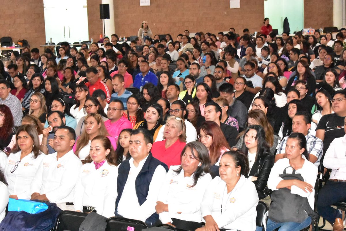 Seccion36Ofic's tweet photo. 🙋🏻 Con la participación de más de 1,000 compañeros, esta tarde se llevó a cabo la plática sobre los cursos de preparación para el proceso de admisión USICAMM. 🤗

¡Gracias a todos por su compromiso y entusiasmo! ✨

#CAS
#SNTE
#Sección36
#CaminandoConPasoFirmeYUnidos https://t.co/p0ksc1XzeI