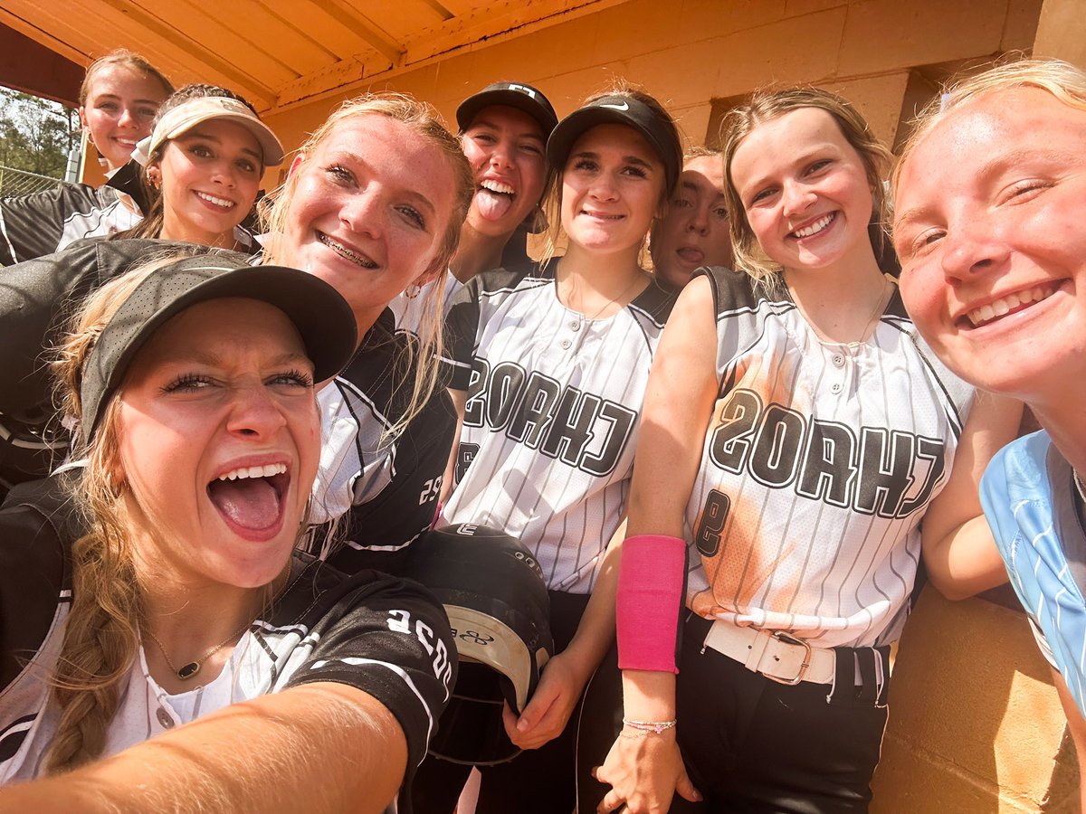 LeahDenmark24's tweet photo. Great weekend in Valdosta with this group! Joe Wilson provided a great camp and I loved meeting new coaches. I improved my overhand velocity by 1 mph clocking in at 61 and holding down 3rd💪🏼 #corner #2025uncommitted @gatorjack72 @SoftballDown @CoastRecruits @SBRRetweets @BlazerAthletics @egscsoftball @bpcathletics @Shy_Blake