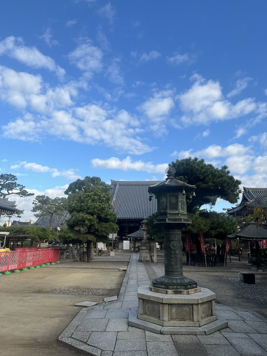 moo3jp's tweet photo. #西国TERAイド
#通勤ライド
#葛井寺　を参拝してから現場へ🚴‍♀️GO https://t.co/CGKh0lAk0I