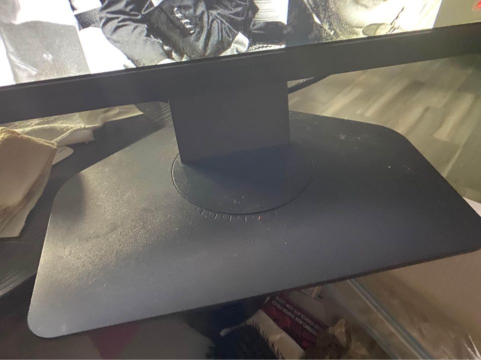 Bunnileyah's tweet photo. Debido a que me robaron y no tengo un solo centavo, estoy vendiendo una de mis pantallas; Zowie XL2540K 240hz.

Si conocen a alguien en cdmx interesado por favor comuníquense conmigo, se agradecen los rt.

esta como nueva, entrego en su caja con sus cables, 0 imperfecciones. https://t.co/uYSSvo0FKr