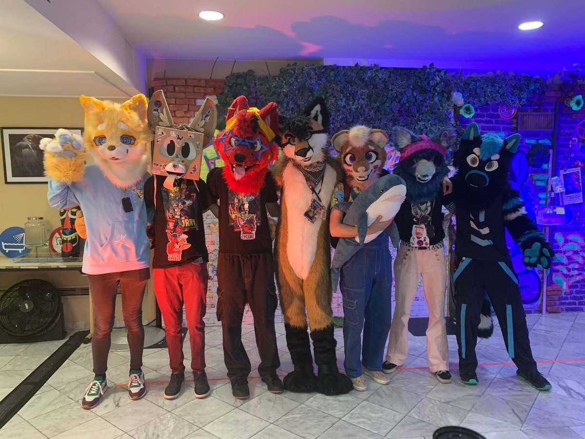 roo_fur's tweet photo. I miss you guys ;w;
📍@FluufffCon 
#furry #fursuit #fluufff #furcon https://t.co/AUNveV9X6K