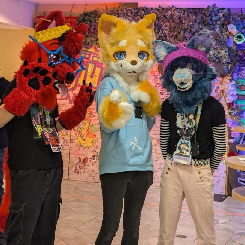 roo_fur's tweet photo. I miss you guys ;w;
📍@FluufffCon 
#furry #fursuit #fluufff #furcon https://t.co/AUNveV9X6K