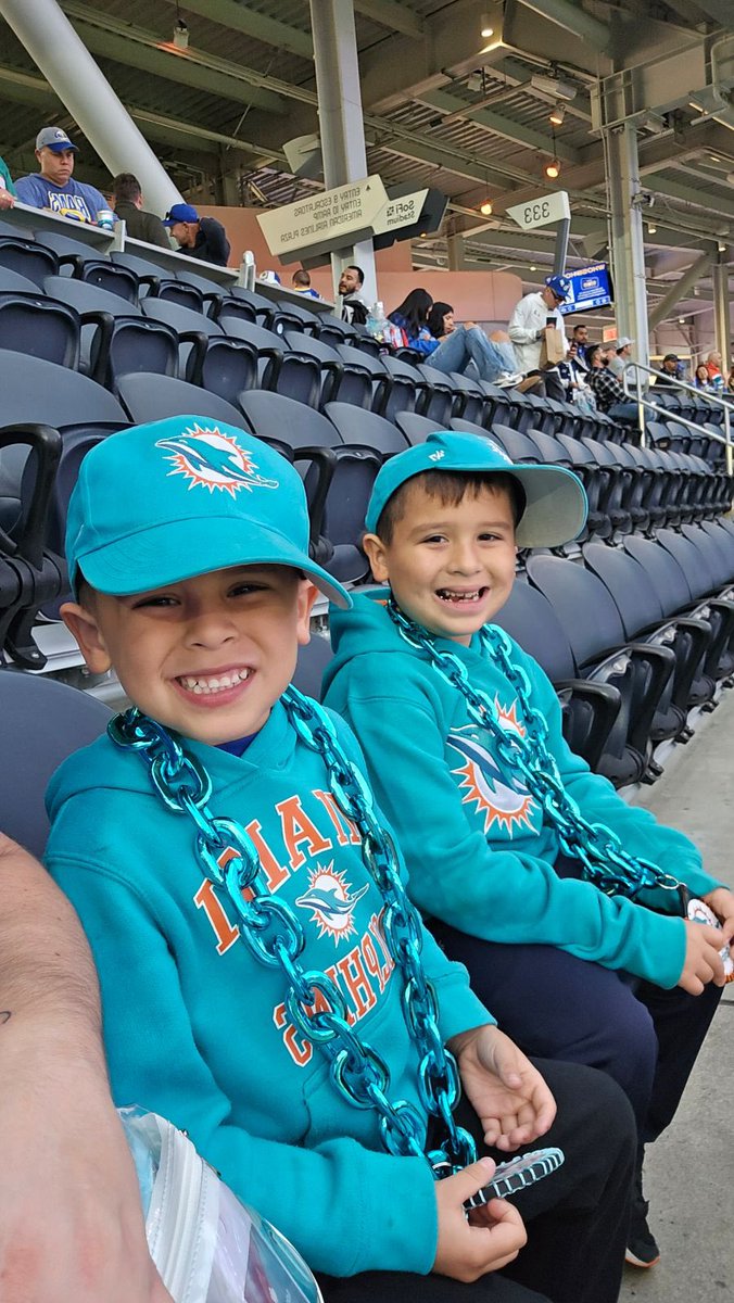 Clarissa Cavazos tweet media