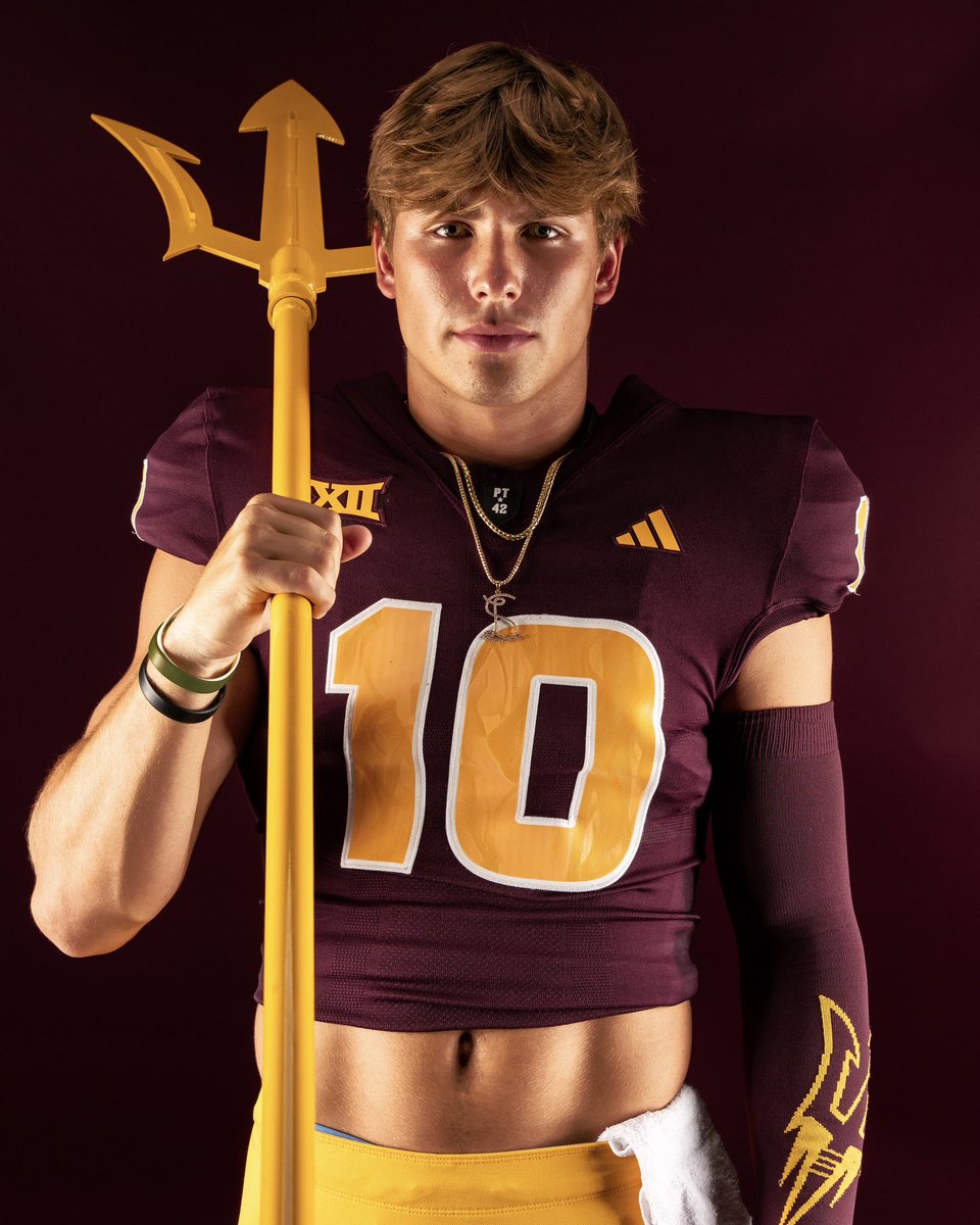 👀‼️

<a href="/S_leav10/">Sam Leavitt</a>