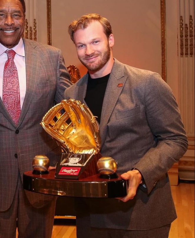 Ian Happ with his 3rd Gold Glove award 🏆
