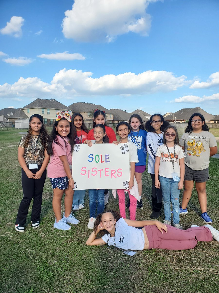 HatfieldTrix's tweet photo. Sole Sisters'Run/Walk Club starts today! #marathonkids #takethechance https://t.co/mMV2WZwqNc