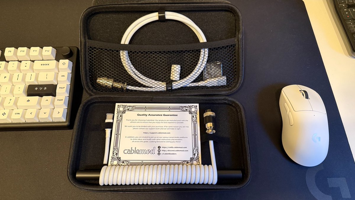 SataMasatada's tweet image. 一度は憧れるコイルケーブルをcablemodで買ってみた✨冒険しようとも思ったけど白で正解じゃん
store.cablemod.com/configurator/?…
#cablemod #カスタムキーボードケーブル #白いPC #自作PC #自作キーボード