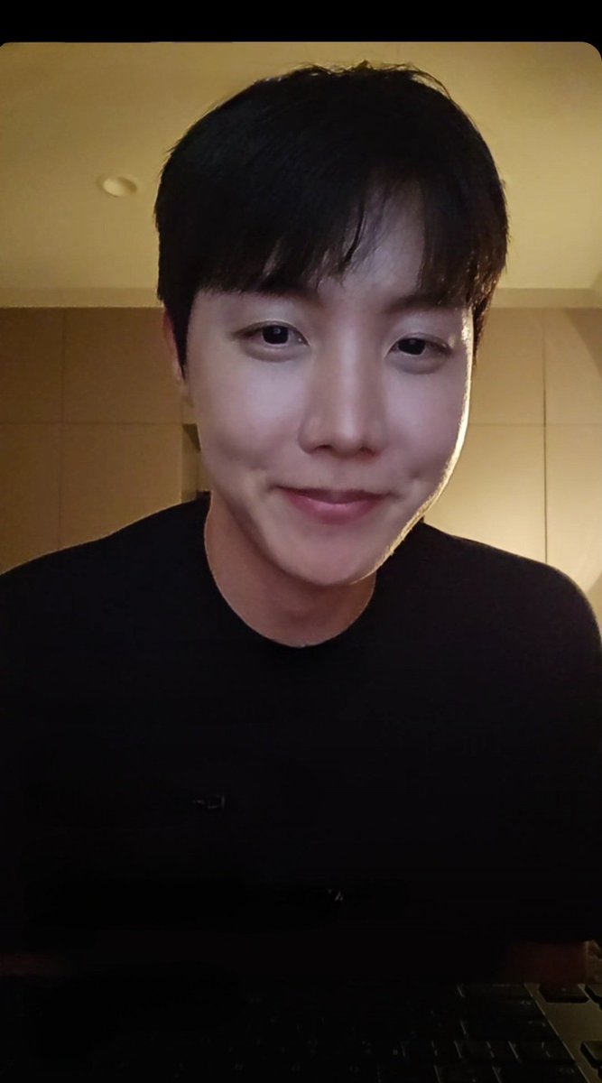 홉아 보고싶었엉💜💜
#JHOPE 
#2024MAMAVOTE