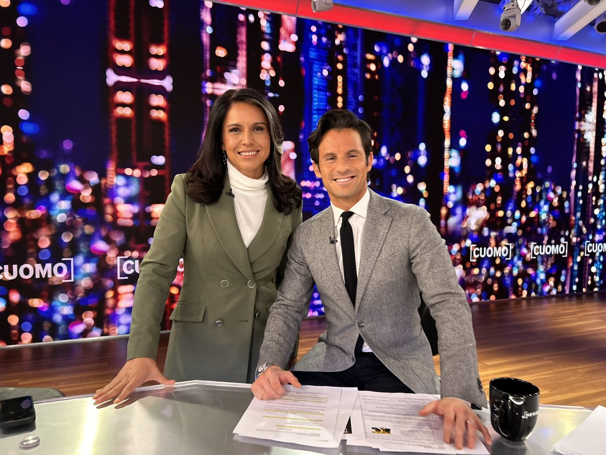 What a pleasure to meet <a href="/TulsiGabbard/">Tulsi Gabbard 🌺</a> and on Veteran’s Day! Thank you for your service and the great work you do