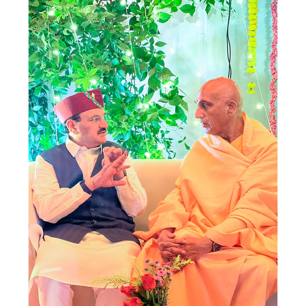 उत्तराखण्ड के लोक-आस्था के पर्व "इगास" का आयोजन माननीय सांसद श्री अनिल बलूनी जी नई दिल्ली के आवास पर भव्यता से सम्पन्न हुआ। इस अवसर पर भारत के प्रधानमंत्री आदरणीय श्रीमान नरेन्द्र मोदी जी ने आवाहित देवगणों और अग्नि देवता का अर्चन-पूजन किया, जिससे समारोह की गरिमा में अति वृद्धि