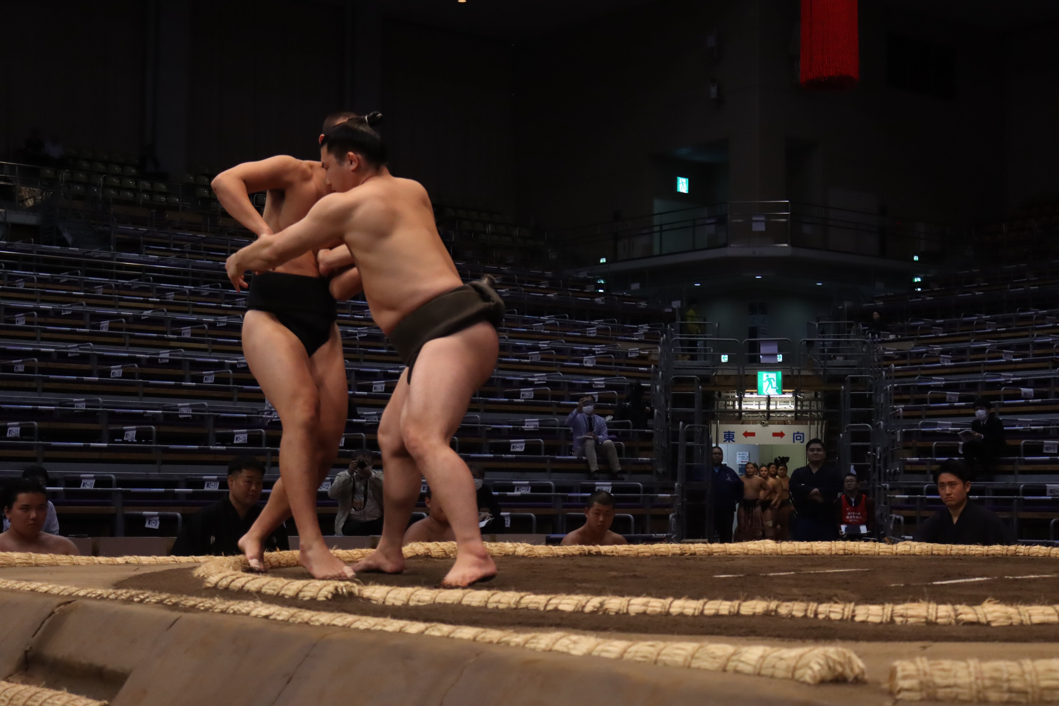 ★D3★相撲画家 松岡リン リトグラフ 限定100部「太刀持ち」 日本相撲協会公式 on X: 