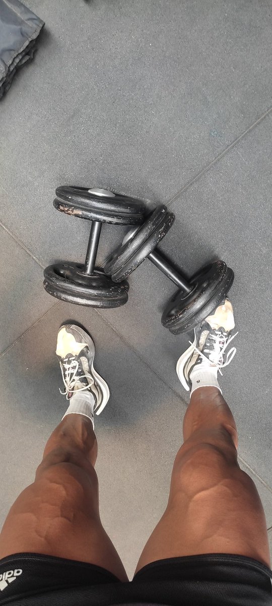 GleissonAnanias's tweet photo. Leg Day e seus pumps 🔥🍑🦵🏿 https://t.co/KLz9TsX6KV