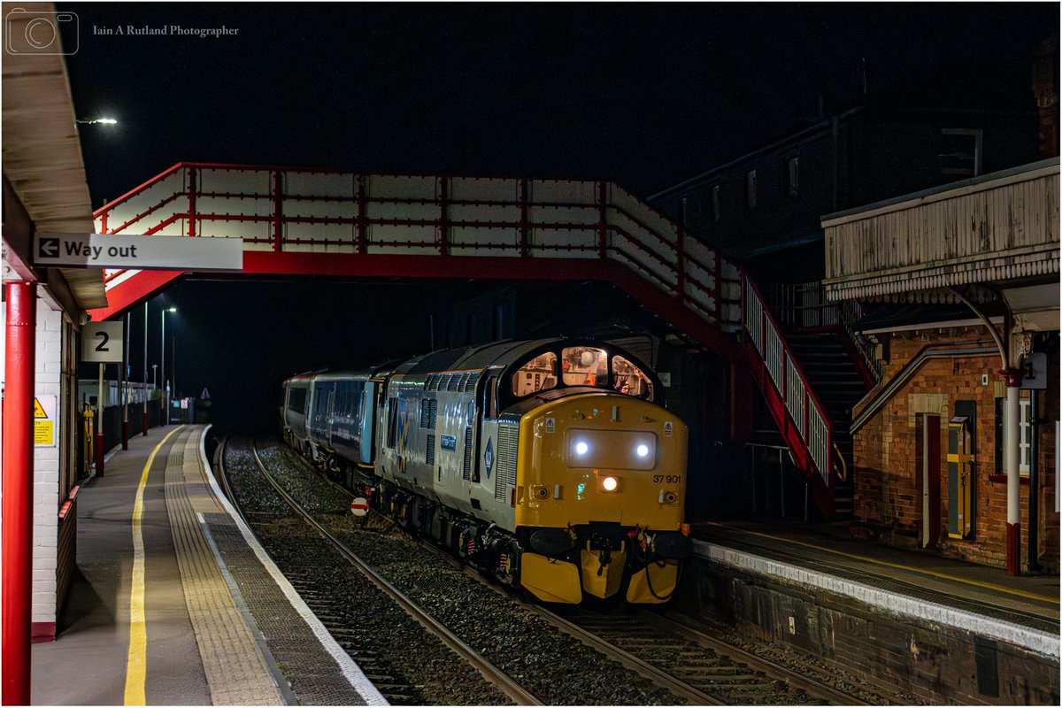 iainw_802's tweet image. 37901 tnt 37601 and Ex Welsh 175107 7Q46 Swansea Landore Depot to Ely Mlf Papworths at Oakham 12-11-2024  @RailOpsGroup  @TheGrowlerGroup  #class37 @tfwrail  @EurophoenixLtd  #class175 @railcamlive  @TodaysRailways  #oakham #eisenbahn #zugfotography