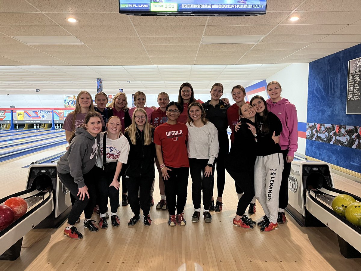 UpsalaG's tweet photo. A hard first practice called for some team bonding afterwards! These girls put in the work and deserved to be appreciated! #proud #competitive #learn487 https://t.co/R5RJg4OtPd