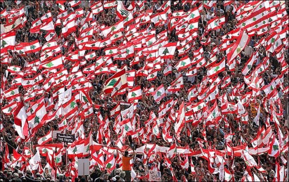 ارفعوا العلم اللبناني على كل بيت و سيارة و مدرسة و دراجة و شرفة …
"البلد الو اصحاب "و ليحصل ما يجب ان يحصل