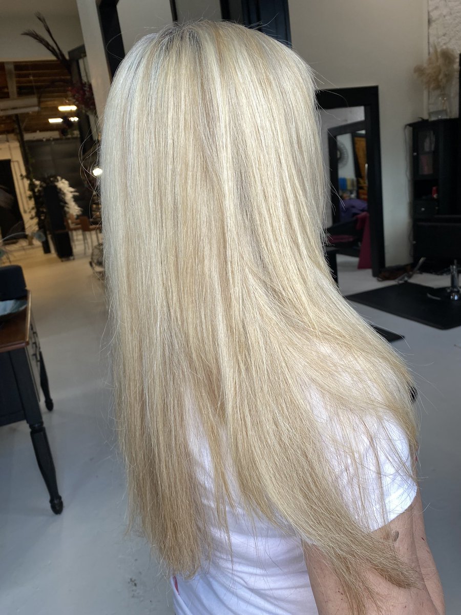 luxculvre's tweet photo. Hey y’all! I’m a hairstylist in Springdale Arkansas and I offer a variety of services, such as blonding, balayage, lived in colors, all over colors and cuts! 

Comment or DM me for more info and to book! ✨

#hairstylist #springdalear #fayettevillear #nwahairstylist #rogersar https://t.co/sAD3cbCKcc