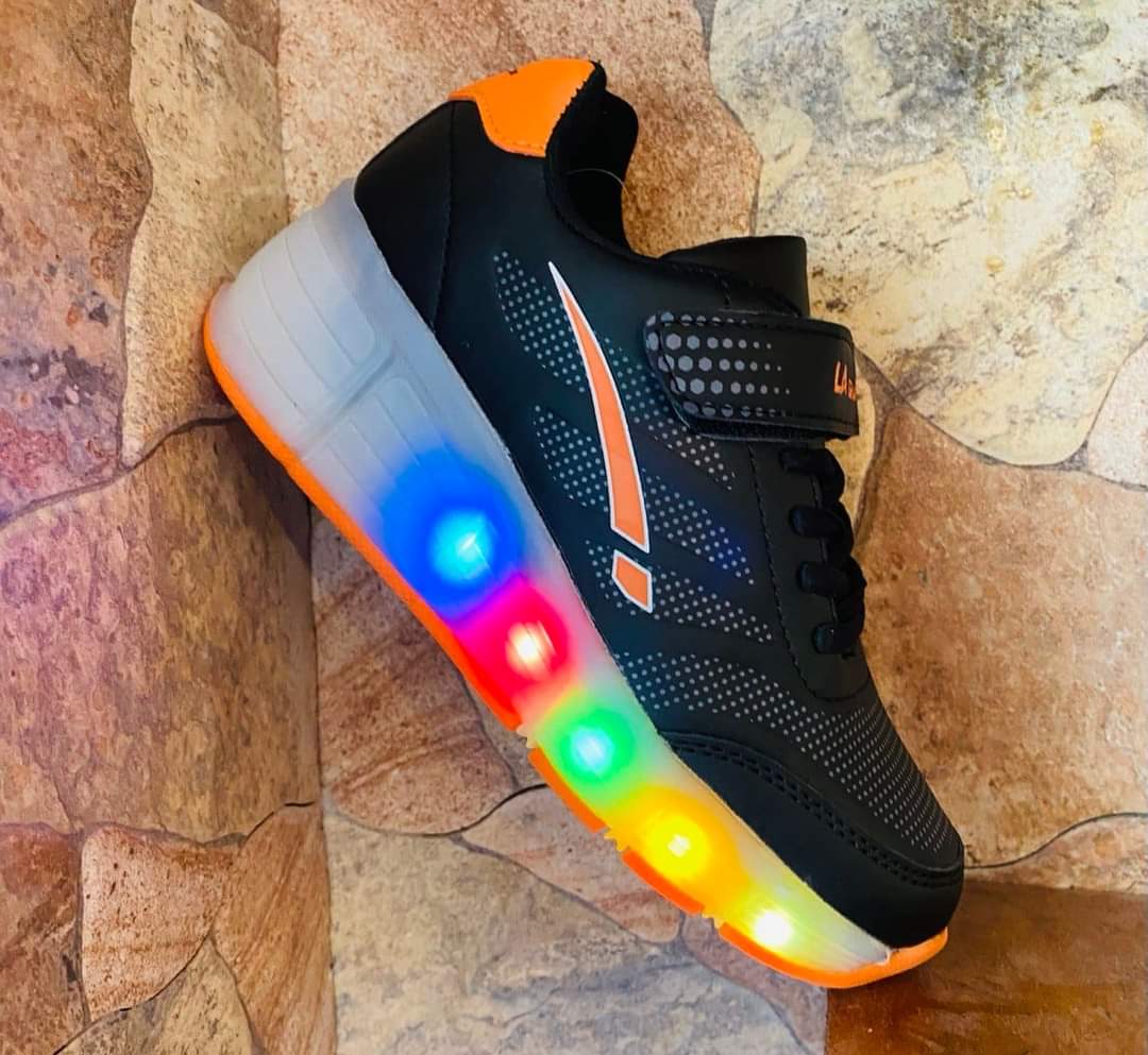 KamarStore's tweet image. Por ustedes este #Martes Veni al último día de la #Promocion de estilos a $20❤️🥳🤯

#NoTeLoPodesPerder #Moda #2024 #tenis #botas #Tacones