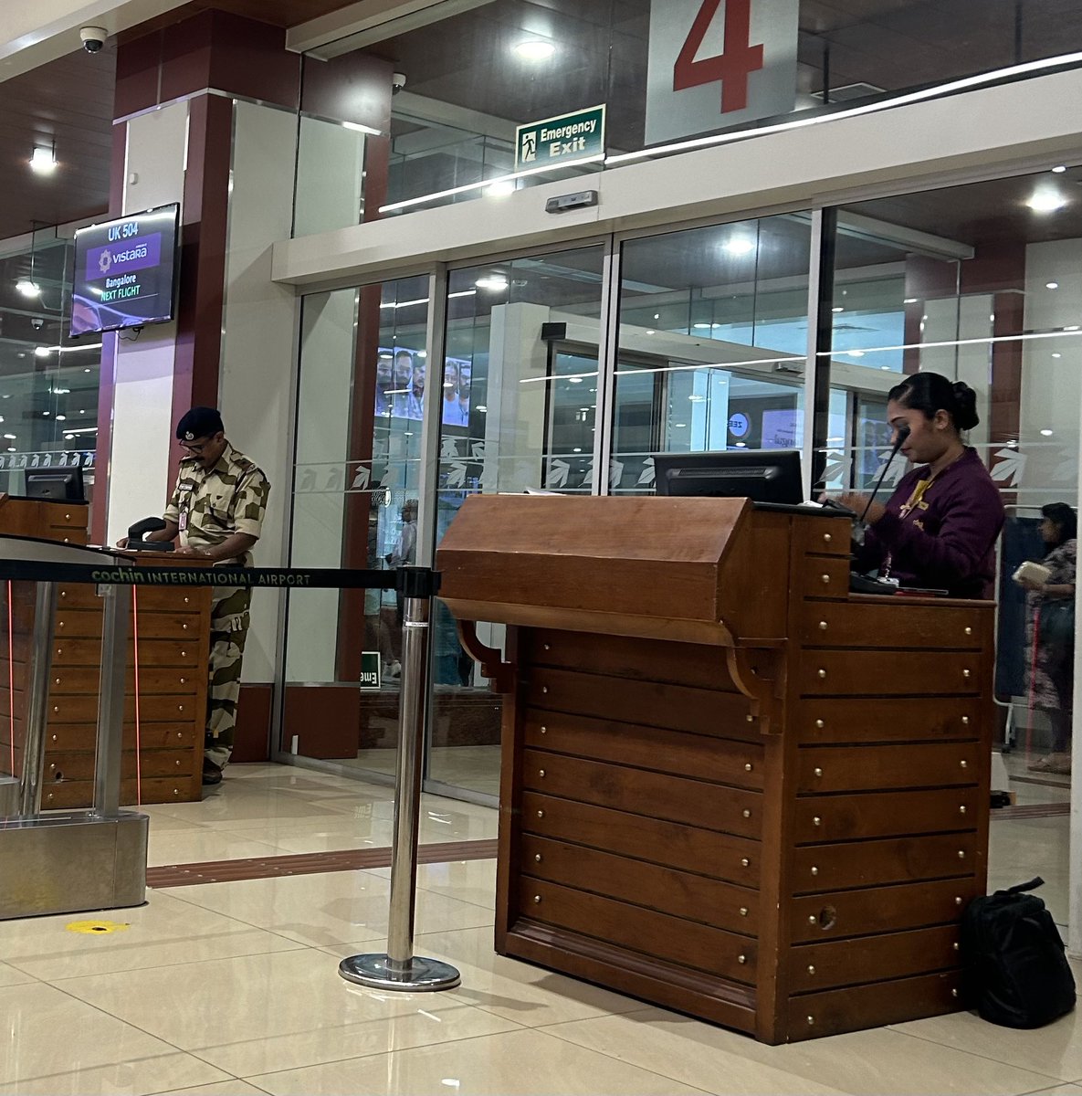 vipinvkmenon's tweet photo. Had the opportunity to be part of one of the last flights of this amazing Airlines. We’re definitely going to miss you @airvistara. https://t.co/5KSEdTxA1l