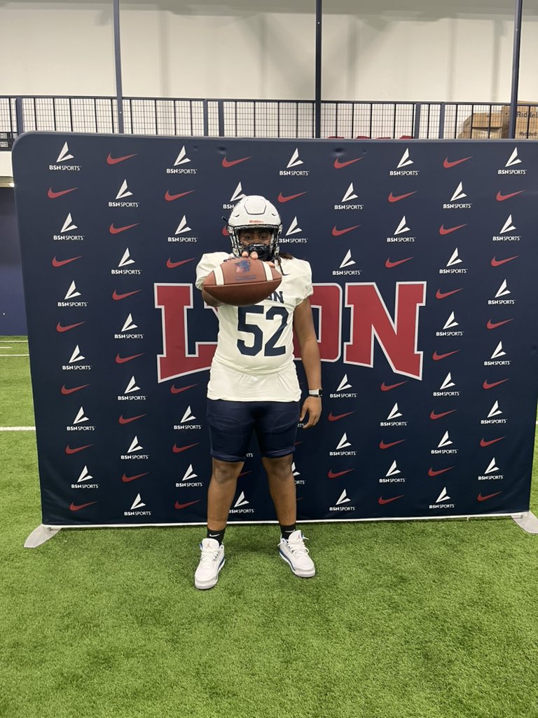#AGTG After a great Conversation I'm excited to receive my first official offer from Lyon college! <a href="/warren_rushton/">Rushton Warren</a> <a href="/LyonHBC/">Chris Douglas 🏈</a>
